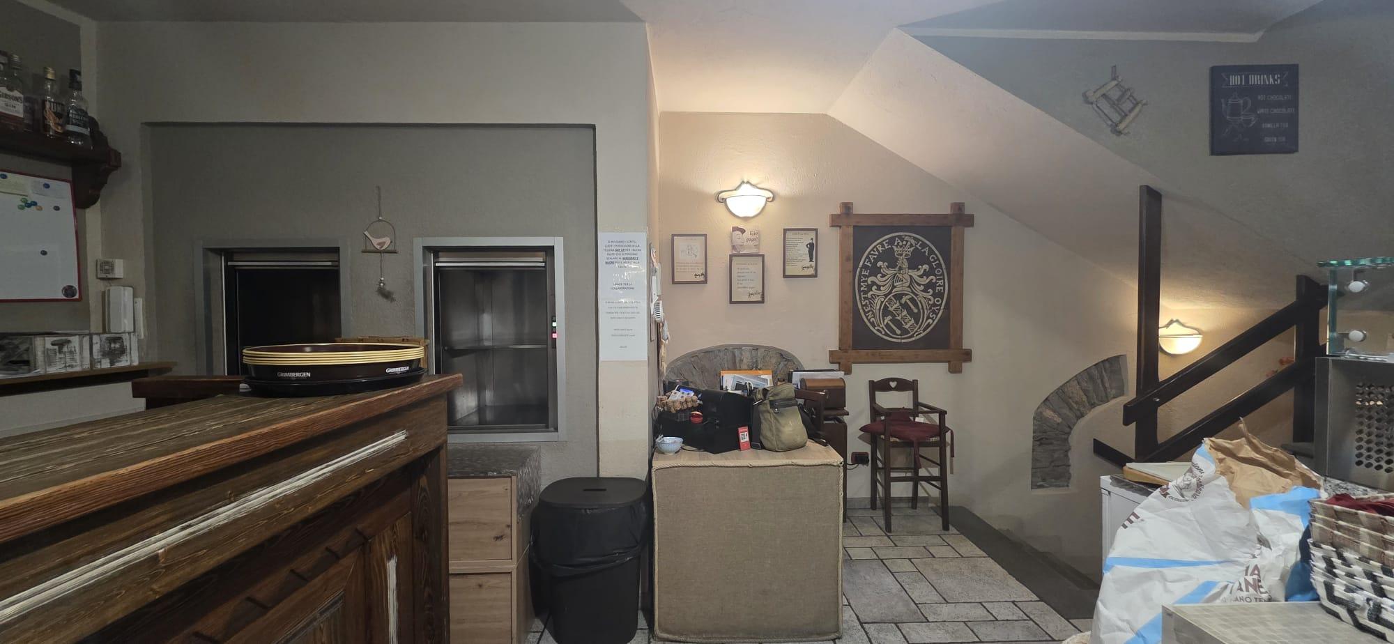 Vendesi Attività Commerciale nel Centro Storico di Aosta - Immagine# 11