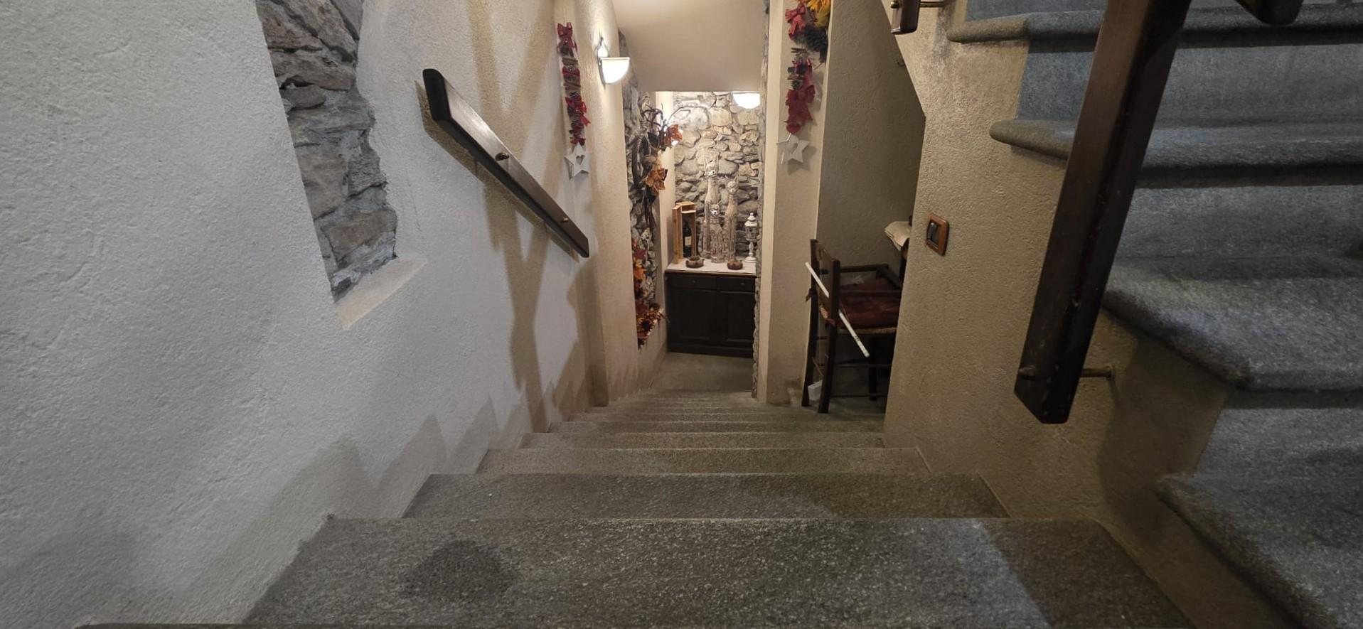 Vendesi Attività Commerciale nel Centro Storico di Aosta - Immagine# 14