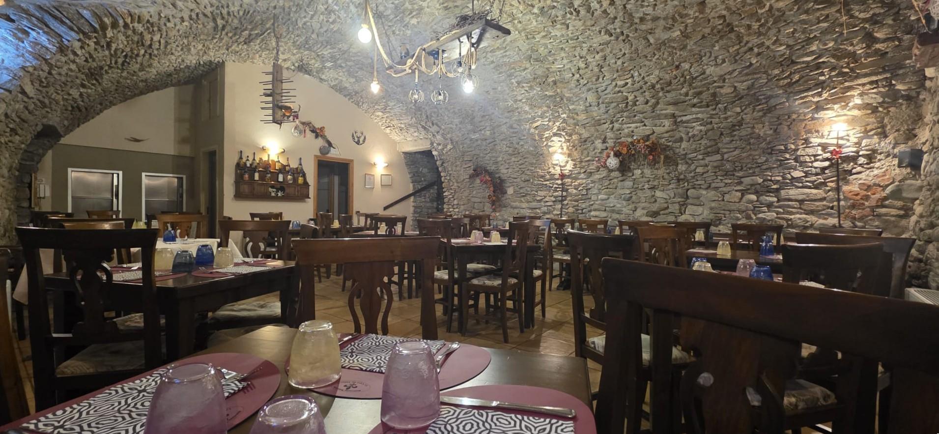 Vendesi Attività Commerciale nel Centro Storico di Aosta - Immagine# 20